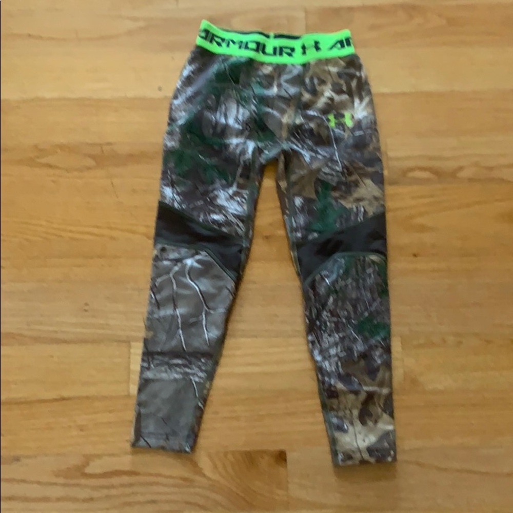 Under Armour Boys cold gear scent control M